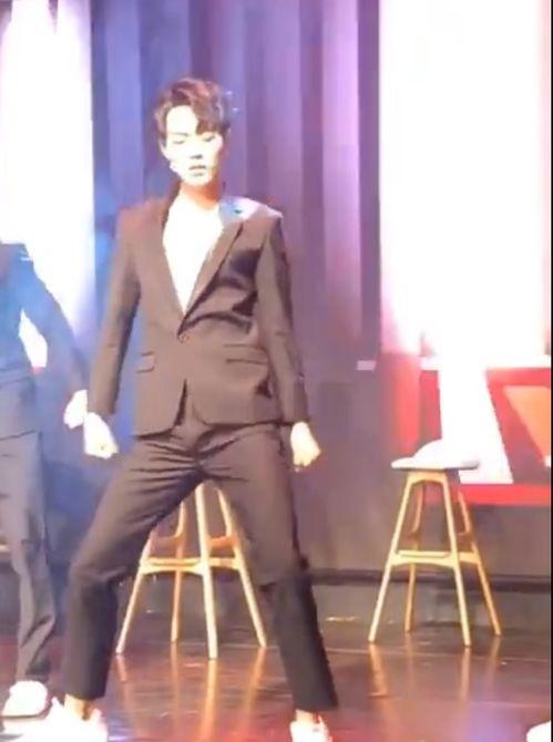 肖战爆料跳舞是哪一期视频,舞蹈魅力瞬间,揭秘哪一期视频让他舞动心弦 第1张 肖战爆料跳舞是哪一期视频,舞蹈魅力瞬间,揭秘哪一期视频让他舞动心弦 第1张