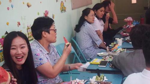 两个人吃瓜的娱乐小游戏,两人共享吃瓜乐趣，趣味小游戏轻松互动